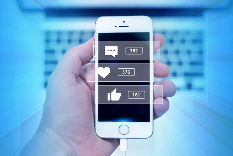 二十四小时免费刷赞大解密：轻松提升社交影响力的小秘密！